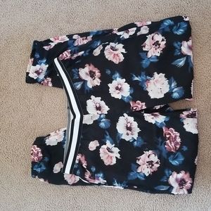 Uniq floral jogger pants